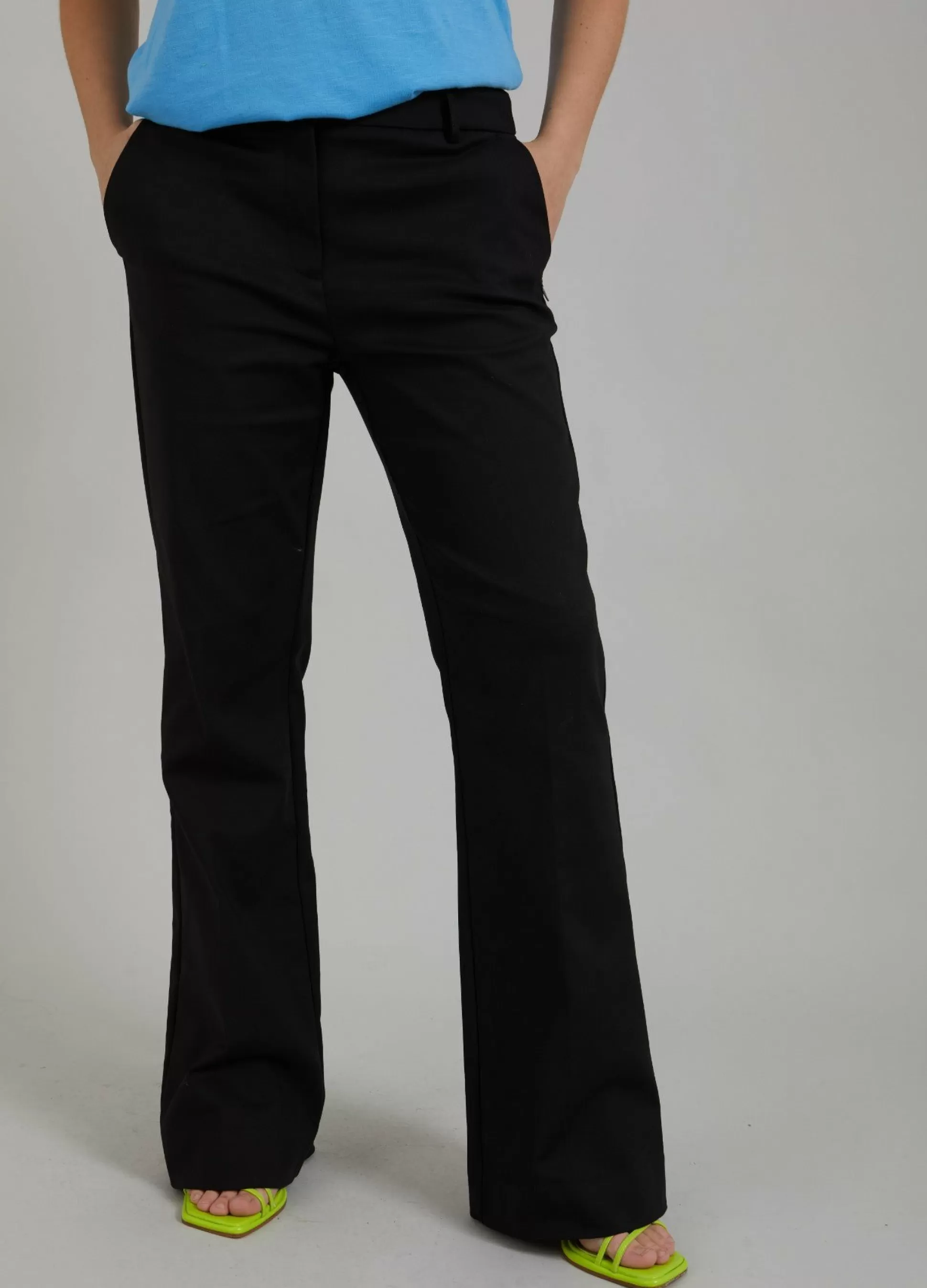 Coster Copenhagen Trousers W. Boot-Cut Black Hot